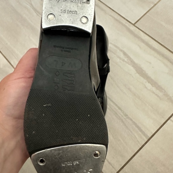 Size 4 Kids Tap Shoes - Picture 4 of 4